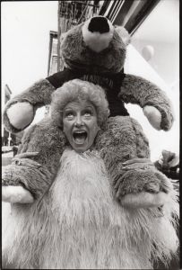 Phyllis Diller in New York, 1983.jpg